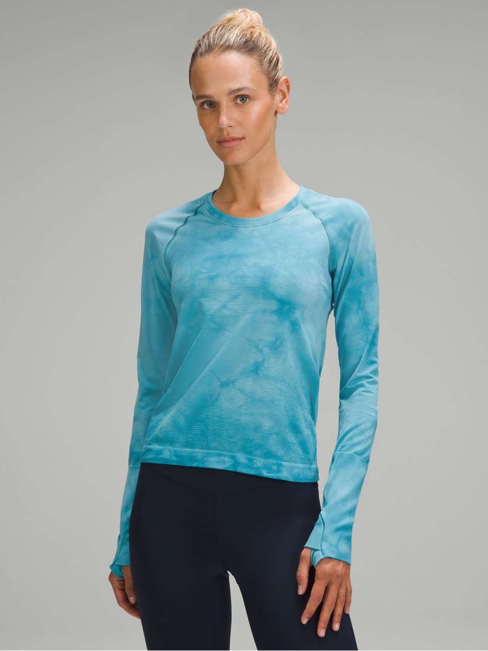 Swiftly Tech Long-Sleeve
Shirt 2.0 Race Length *Marble Dye